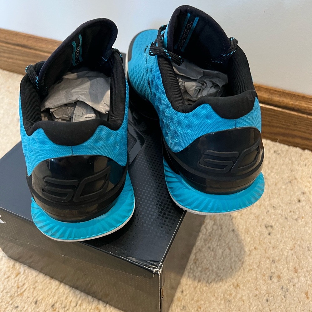 Under Armour Curry 1 Low Size 11 North Carolina Panther Blue - Picture 2 of 6
